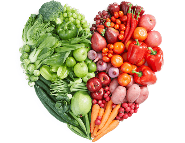Красные и зеленые овощи и фрукты в виде сердца
