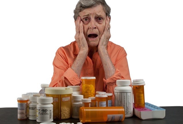 Бабушка в шоке от количества выписанных ей лекарств