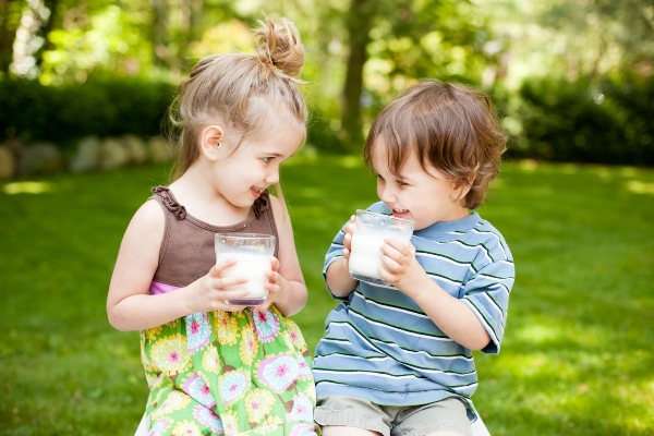 молоко с чесноком от глистов детям можно давать только после консультации с педиатром